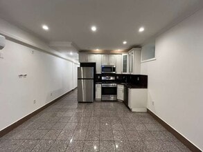 Building Photo - 380 Danforth Ave