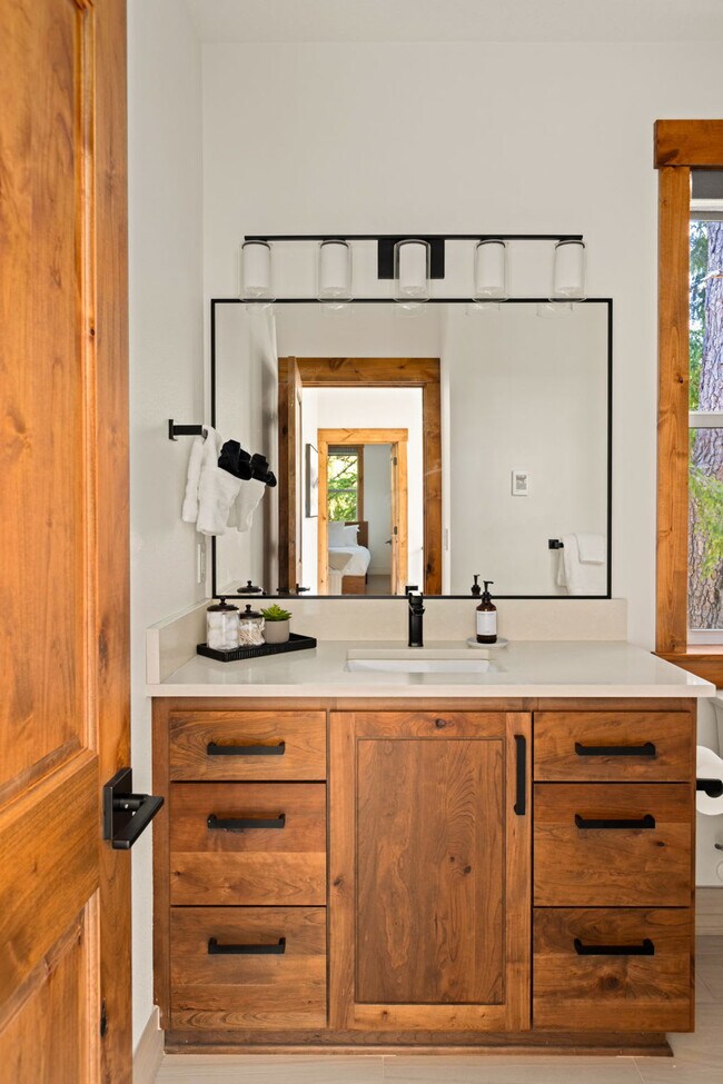 Building Photo - 89192 US-26