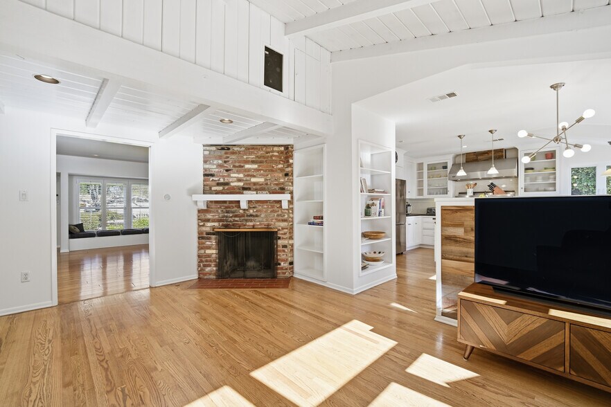 Building Photo - 16146 Otsego St