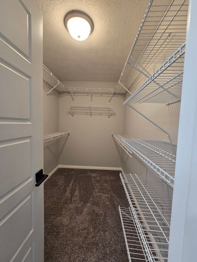 Building Photo - 3 Bed, 2.5 Bath Home in a Great Neighborhood!