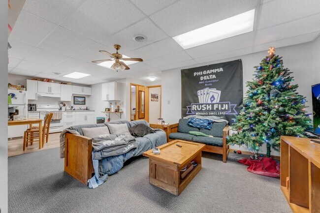 Interior Photo - 415 Sharon Dr