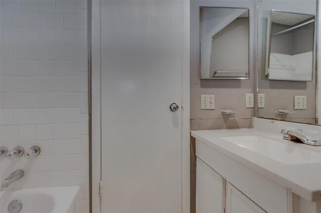 Building Photo - 7659 Winkle Wood Ln