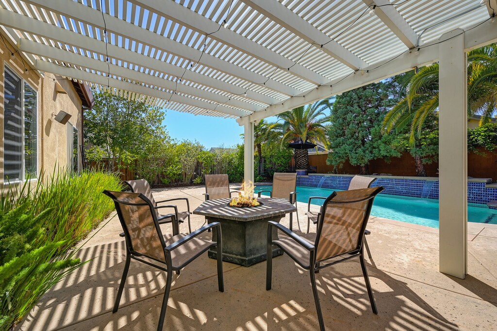 Building Photo - 8441 Briggs Dr