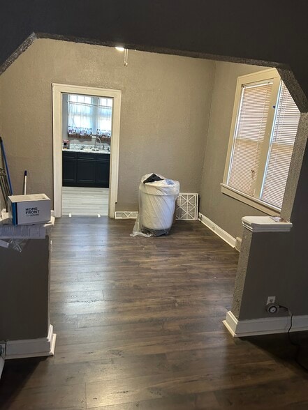 Building Photo - 863 N 74th St