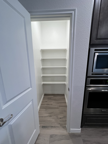 Building Photo - 3057 Maverick Dr