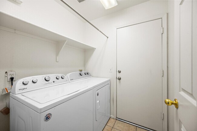 Building Photo - 5240 W Tonto Rd