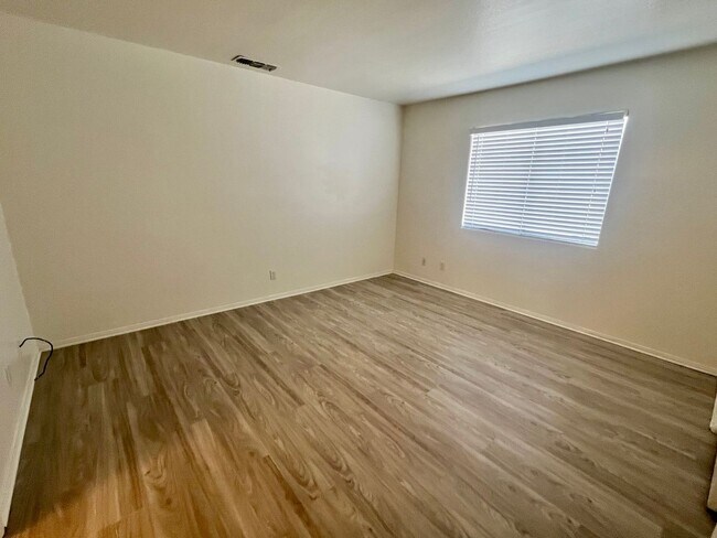 Building Photo - 6685 Ocotillo Ave