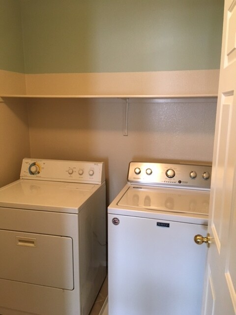 Building Photo - 6281 Whispering Creek St