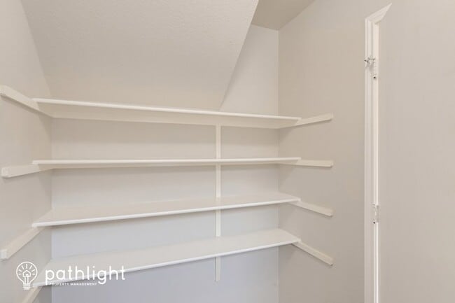 Building Photo - 327 Precipice Way