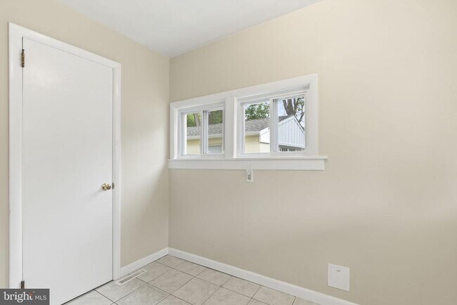 Building Photo - 129 Bortondale Rd