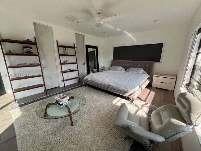 Building Photo - 2062 NE 121st Rd