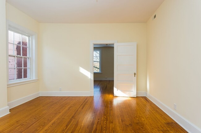 Building Photo - 412 W Marshall St