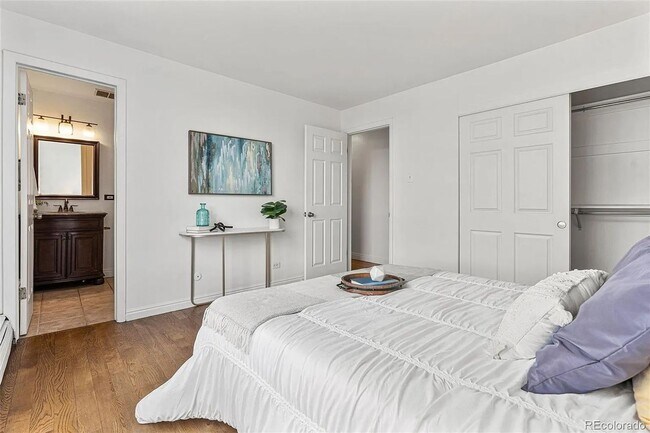 Building Photo - Sunny Corner Condo in the Heart of Capitol Hill | 2 Bed • 2 Bath • 795 Sq. Ft.