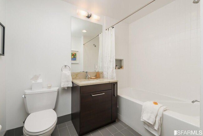 Building Photo - 631 Folsom St