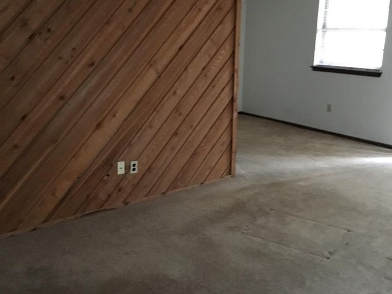Building Photo - 908 Ranchoak Ct
