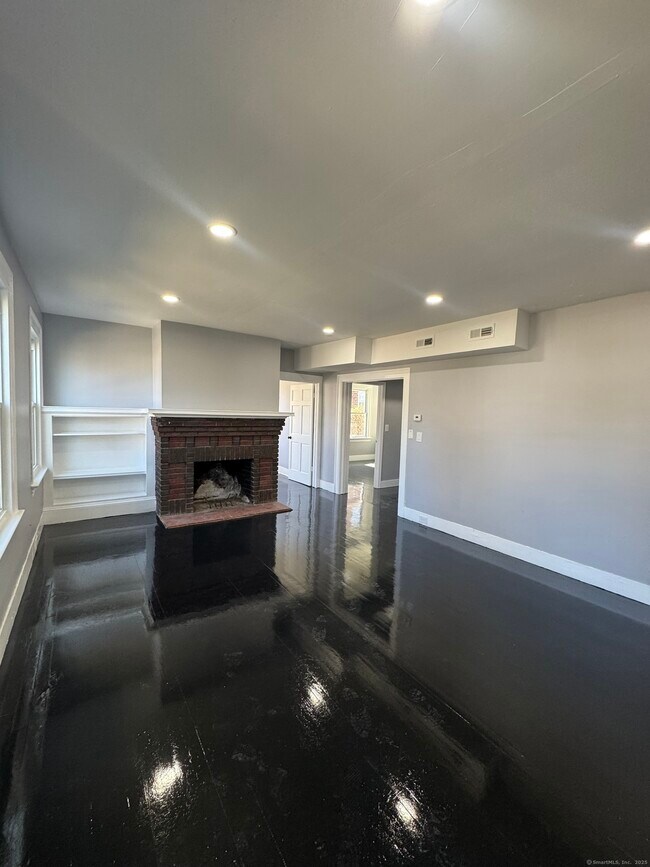 Building Photo - 180 Goffe Terrace