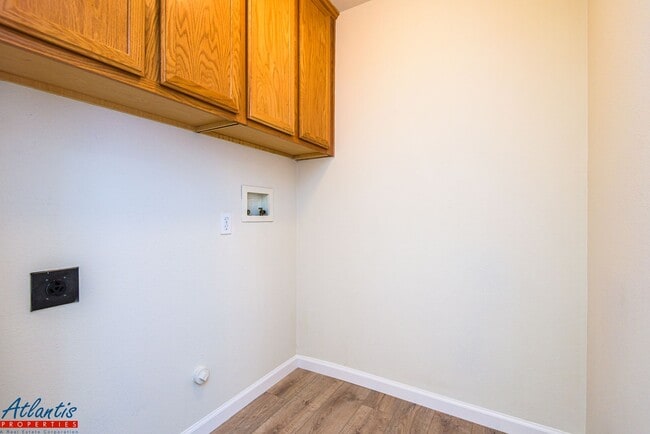 Building Photo - 6325 Windrow Ct