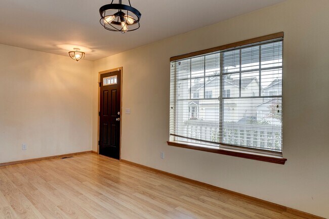 Building Photo - 3-bedroom, 2.5-bathroom Pet Friendly Home