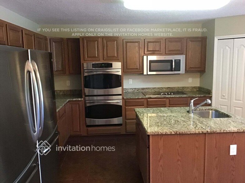 Building Photo - 3174 Burdock Ave