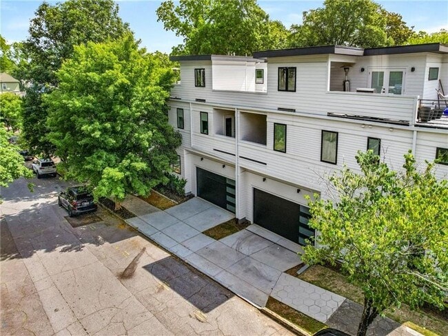 Building Photo - 520 Wabash Ave NE