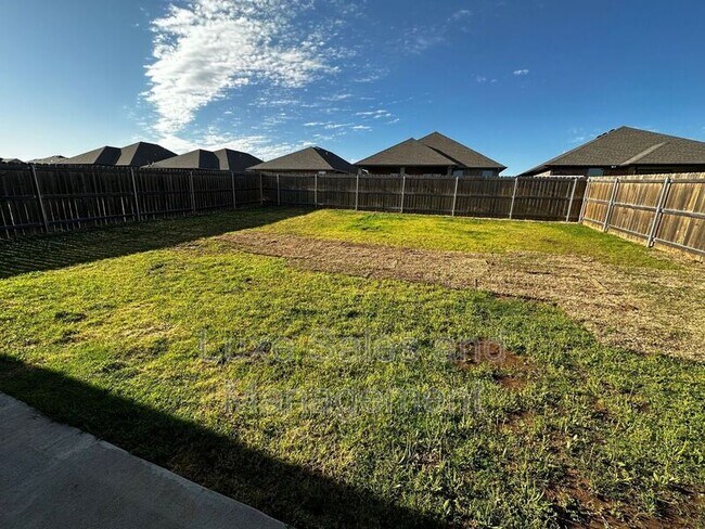 Building Photo - 2408 Alta Vista Ln