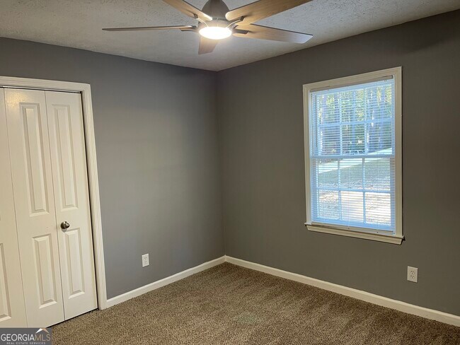 Building Photo - 505 Ironwood Ct SE