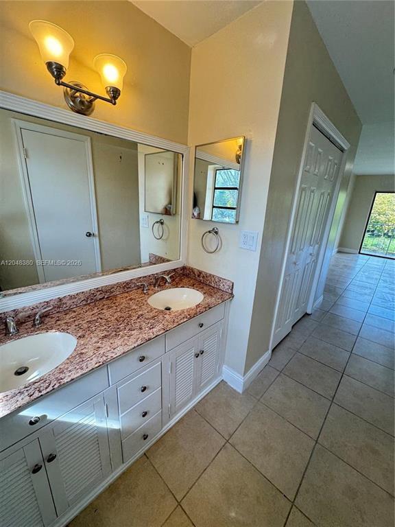 Building Photo - 3167 Coral Springs Dr