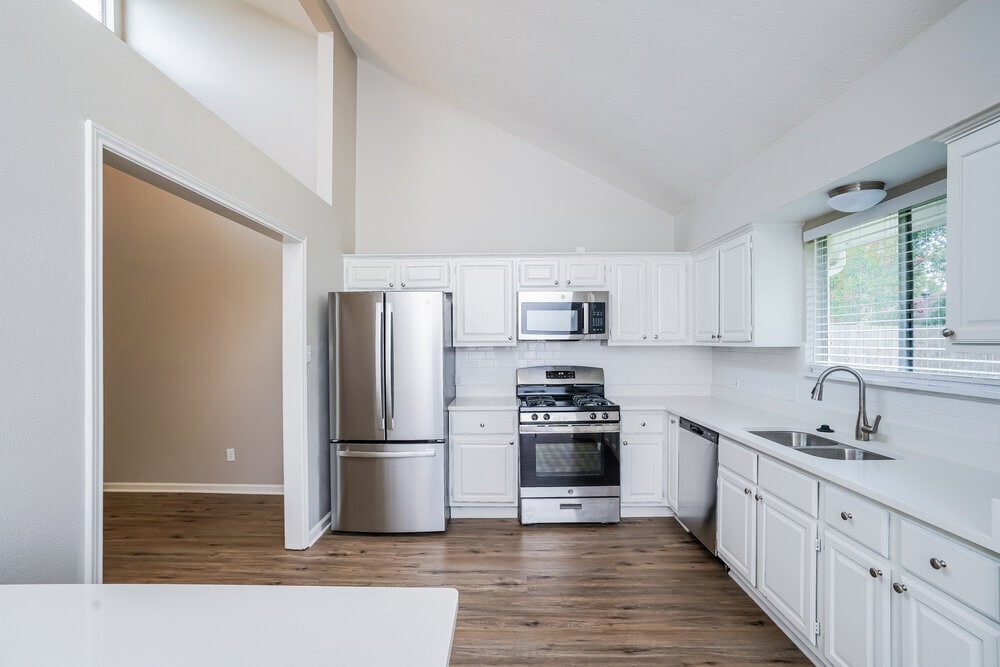 Building Photo - 910 Companion Dr