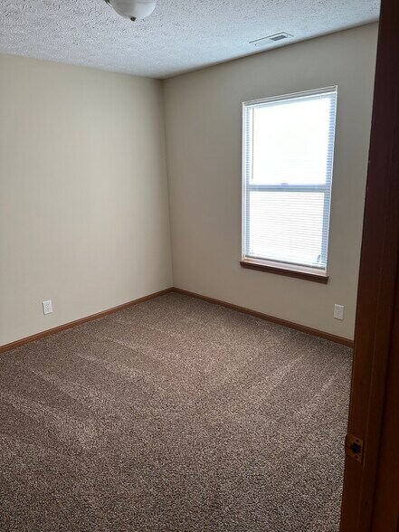 Building Photo - 1128 Sourgum Lane