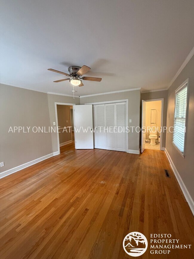 Building Photo - Charming Country Living with Modern Comforts