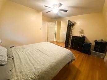 Building Photo - 5 Larose Pl