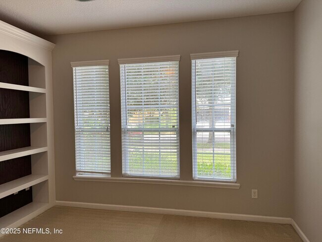 Building Photo - 246 Princess Dr