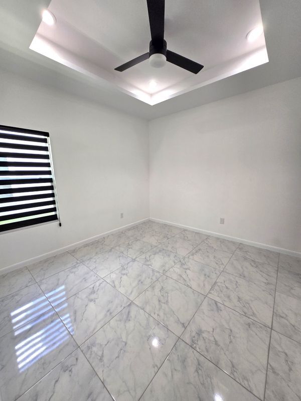 Building Photo - 1006 N Woodson Ave