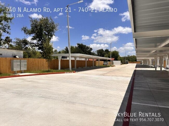 Building Photo - 740 N Alamo Rd