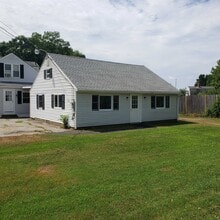 Building Photo - 49 Pine Hill Rd