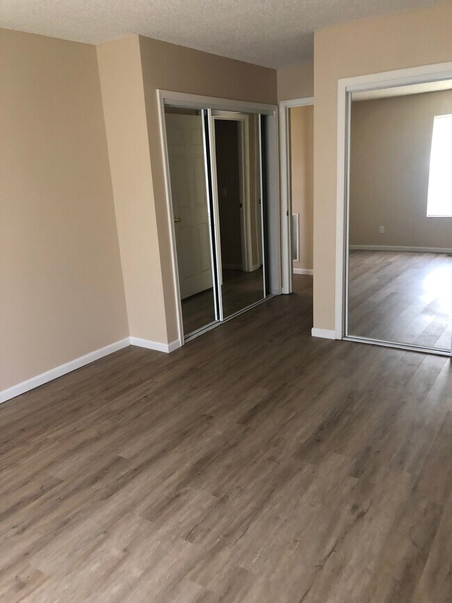 Building Photo - 3023 Bluff Ridge Dr