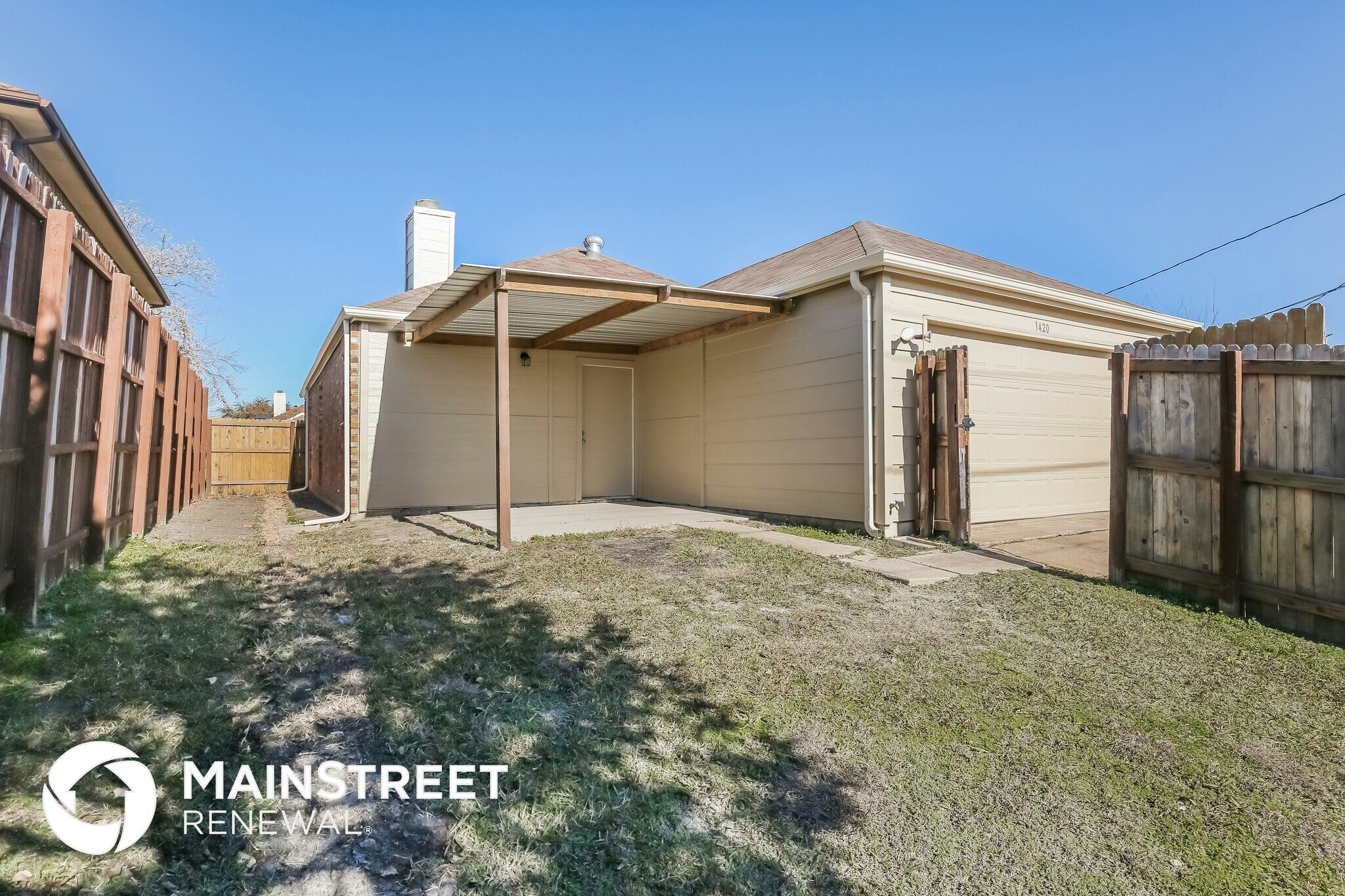 Building Photo - 1420 Paintbrush St