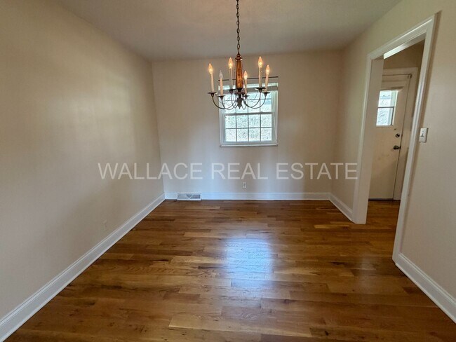 Building Photo - 3 BEDROOM/ 2.5 BATHROOM SOUTH KNOXVILLE HOME!!!