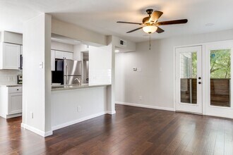 Building Photo - Creekside Condominumums