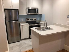 Building Photo - Back Bay 1bed / 1bath available Feb 1 $3450