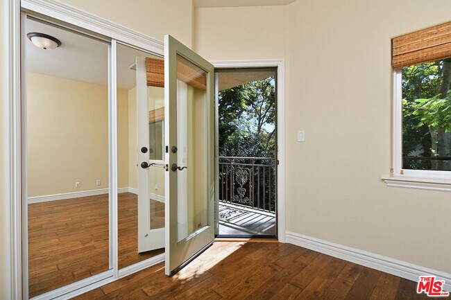 Building Photo - 12207 Cantura St