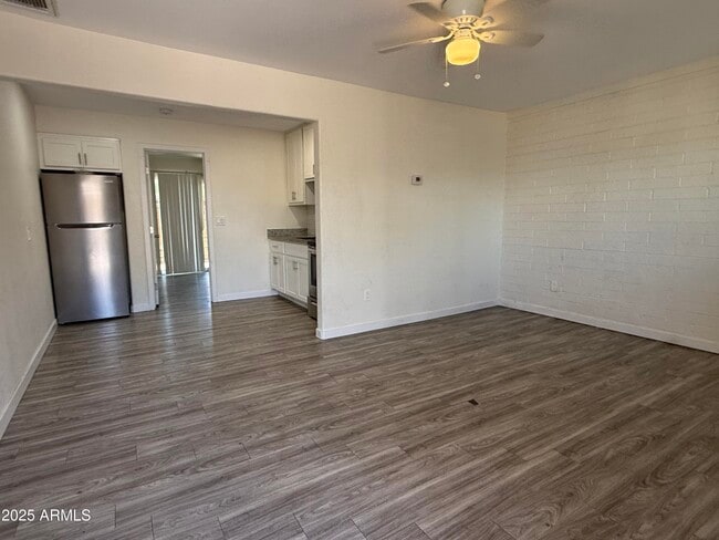Building Photo - 1625 W Fillmore St