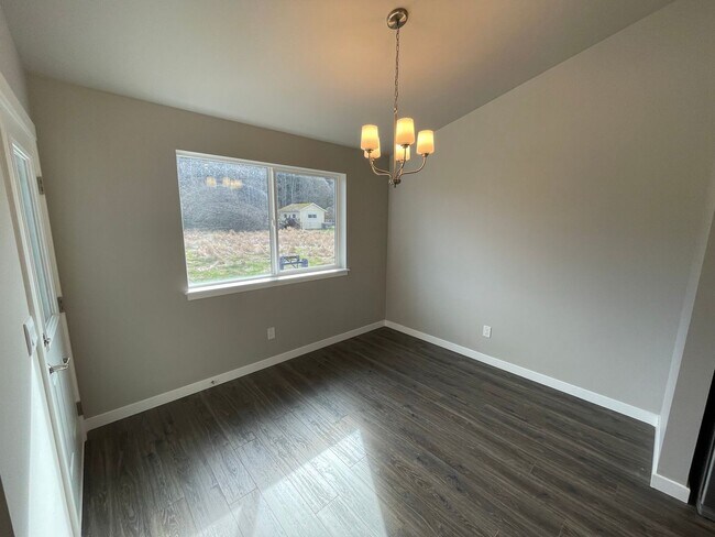 Building Photo - 2707 Oakes Ave