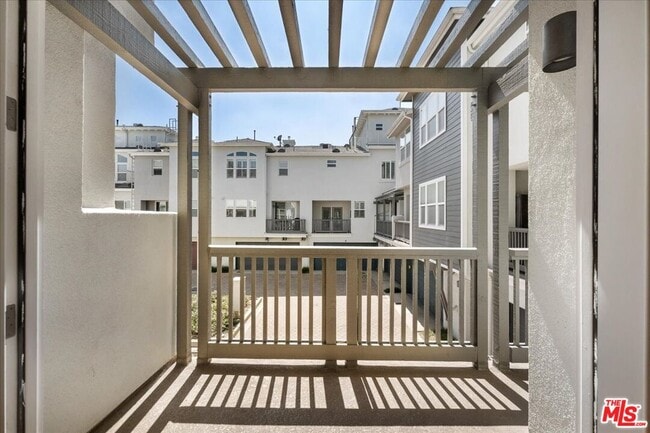 Building Photo - 6010 S Celedon Creek