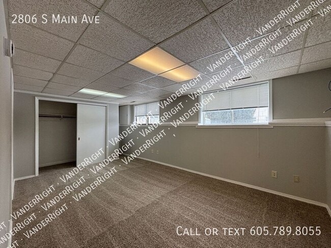 Building Photo - 2806 S Main Ave