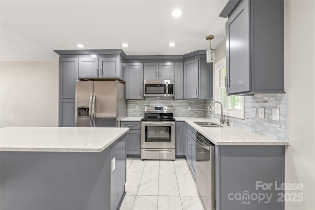 Building Photo - 3932 Slagle Dr