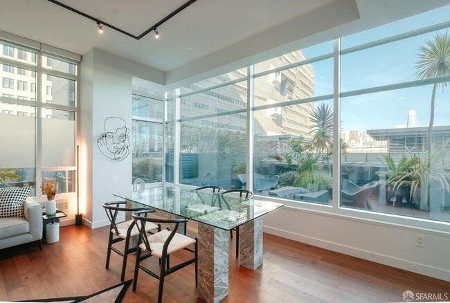 Building Photo - 1160 Mission St