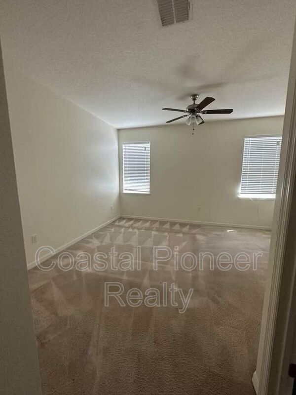 Building Photo - 30953 Water Lily Dr