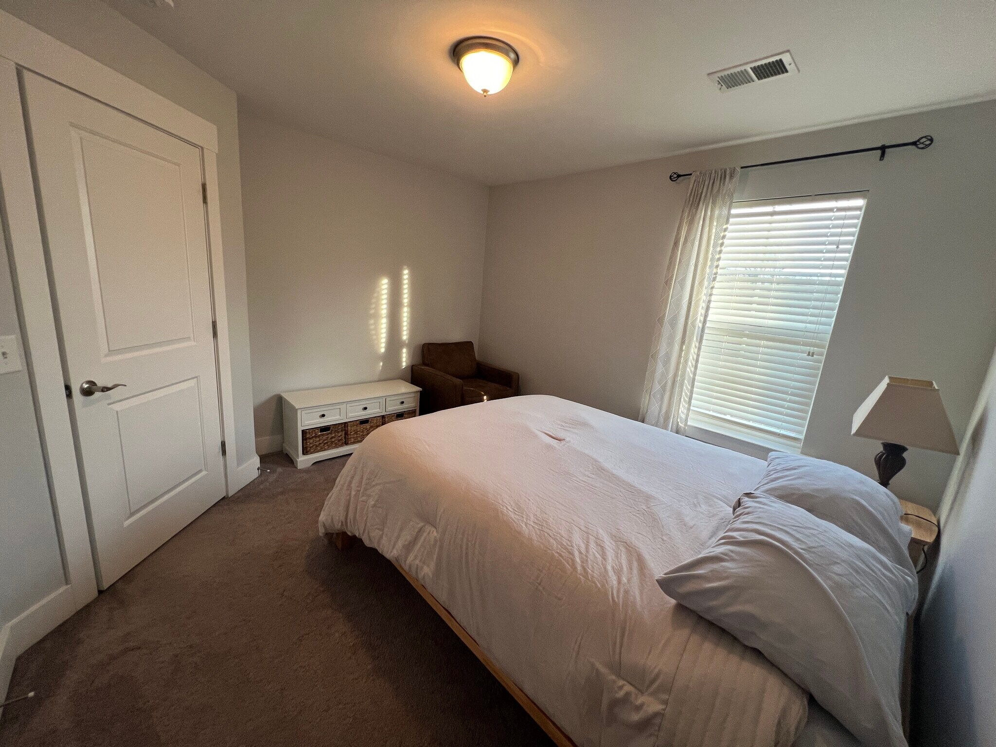 Building Photo - 2028 Gracious Dr