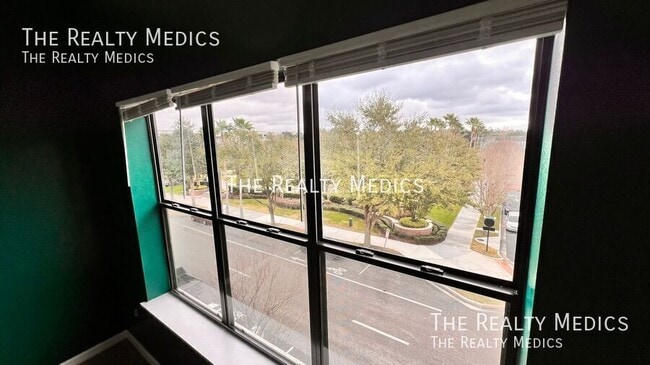 Building Photo - 3732 Avalon Park E Blvd